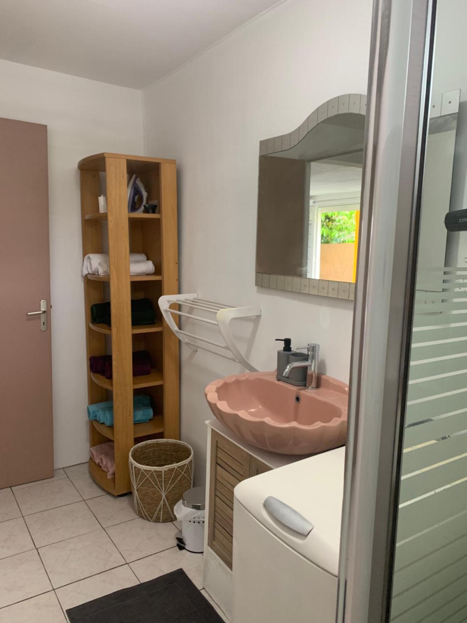 Bas De Villa De 3 Chambres Et Spa Vieux-Habitants Εξωτερικό φωτογραφία